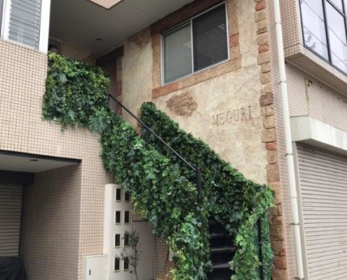 ヨーロッパの古びた外壁風にアレンジ