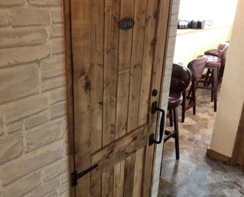 アンティーク風ドアの造作工事